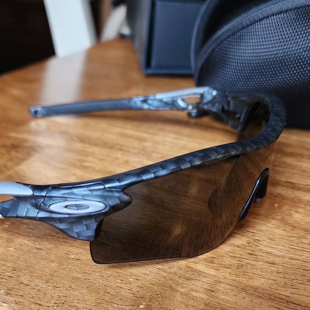 Oakley Radarlock Sunglasses With 4 Interchangable Lenses